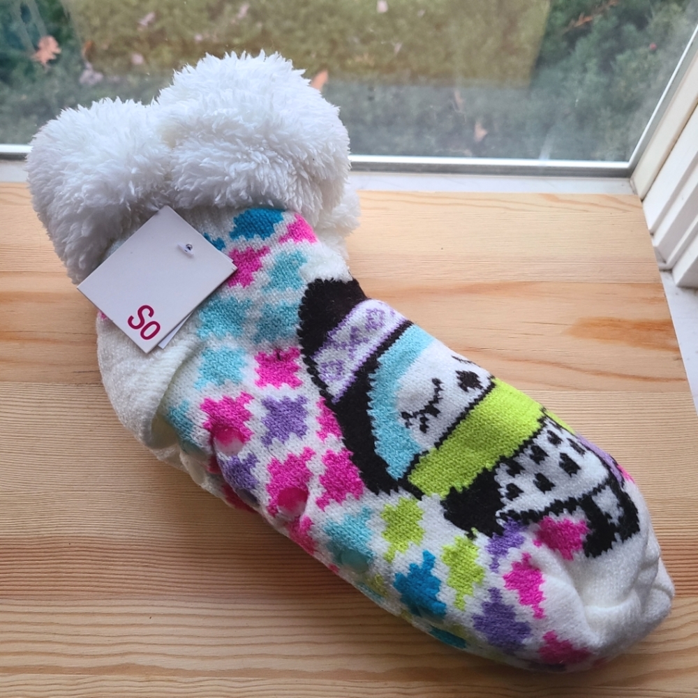 🎉HP🎉 NWT SO Faux Fur Lined Knit Penguin Slipper Socks with Treads 🐧🧦